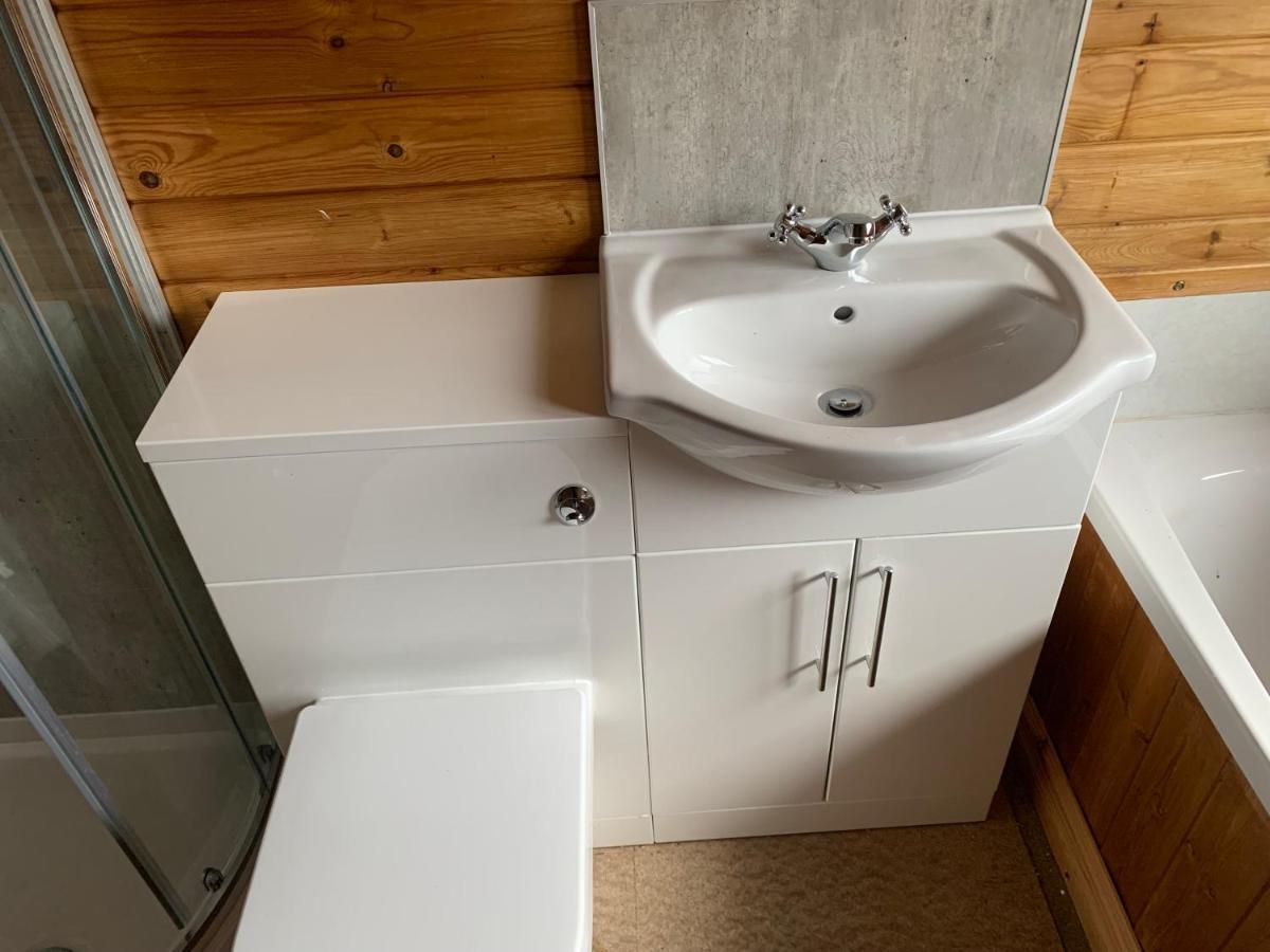 Immaculate 3-Bed Lodge In 하윅 외부 사진
